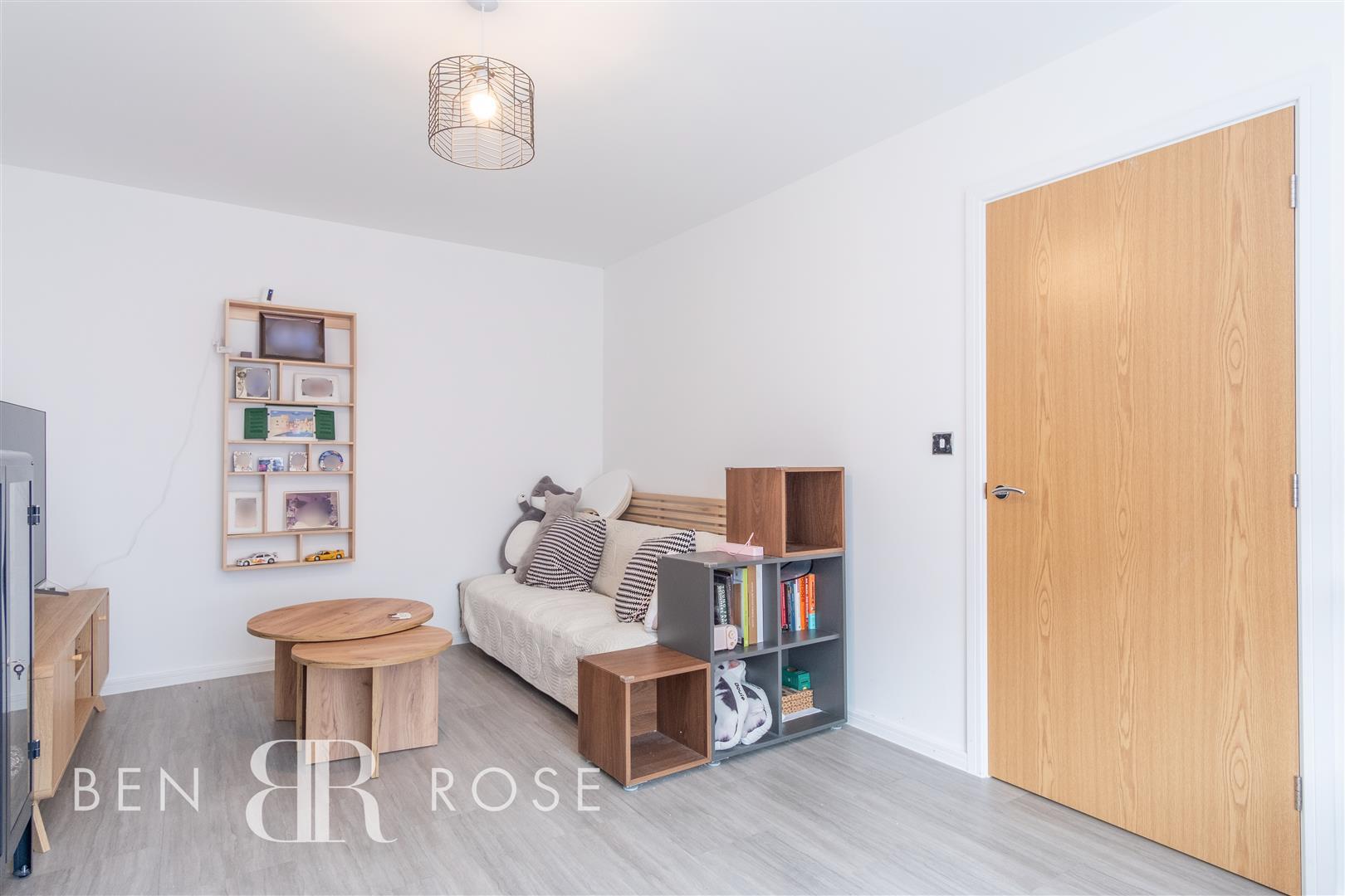 3 bed property in Loom Crescent, Preston